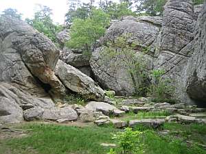 Robbers Cave - Robbers Cave Outcrop.